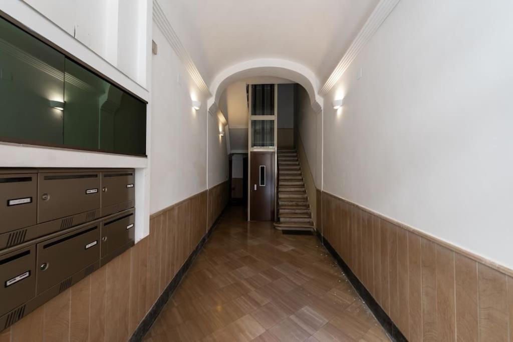 Central Loft Full Comfort Бари Екстериор снимка