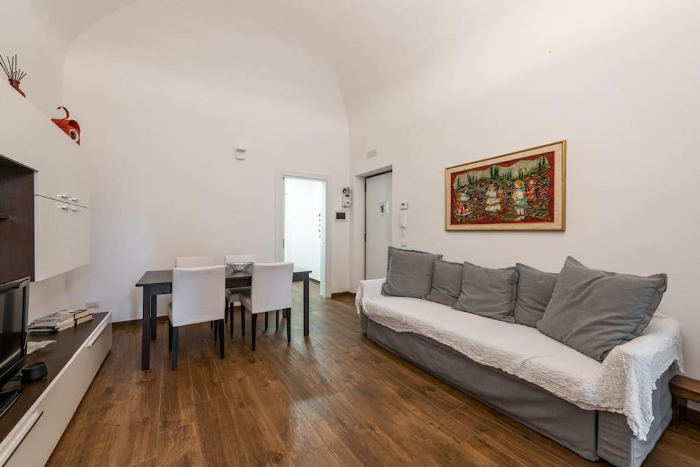 Central Loft Full Comfort Бари Екстериор снимка